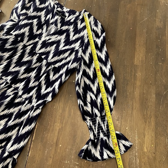 Tuckernuck Pomander Place Kenzo Dress Medium‎ Navy Ikat Tiered Preppy Shift - Picture 9 of 10